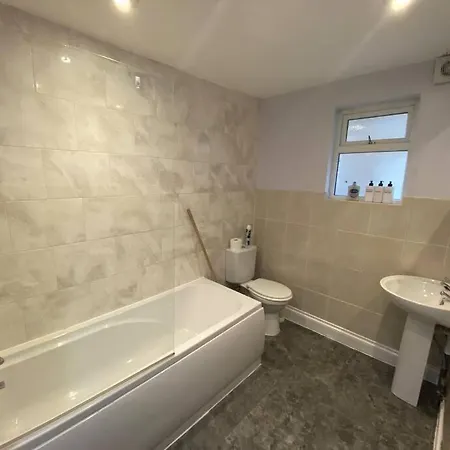Spacious 2 Bedroom Flat London Exterior photo