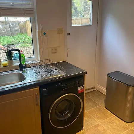 Spacious 2 Bedroom Flat London Exterior photo