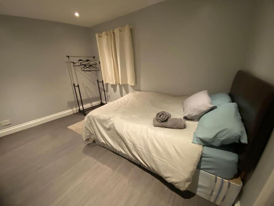 Апартаменты Spacious 2 Bedroom Flat
